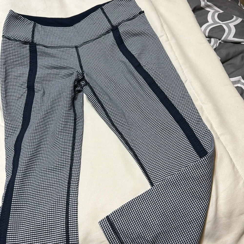 Lululemon crops